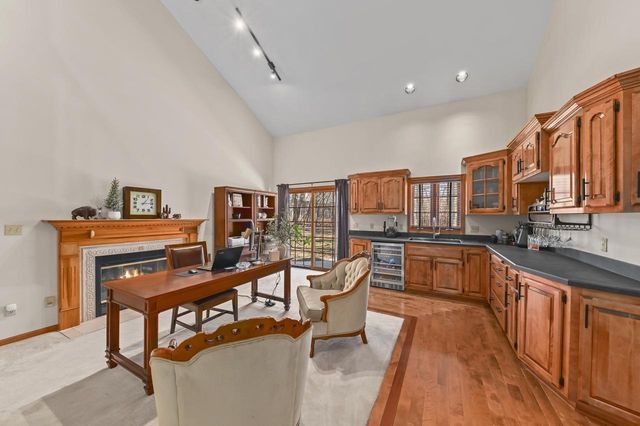 14220 W North Oak BOULEVARD, New Berlin, WI 53151