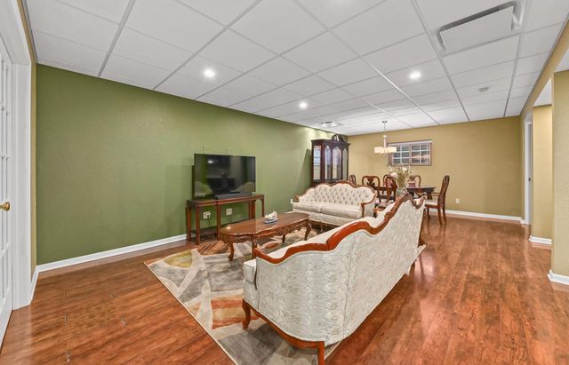 14220 W North Oak BOULEVARD, New Berlin, WI 53151