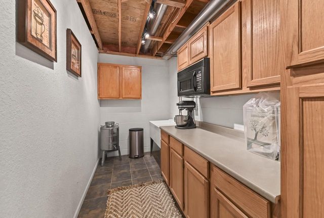 14220 W North Oak BOULEVARD, New Berlin, WI 53151