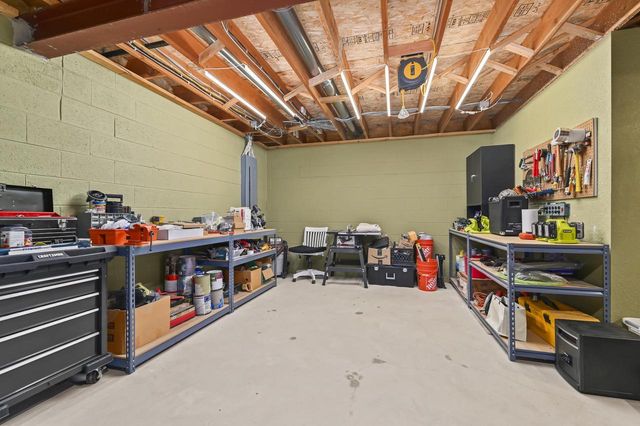 14220 W North Oak BOULEVARD, New Berlin, WI 53151