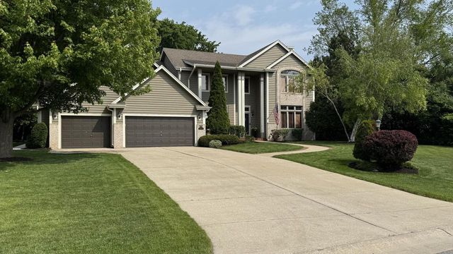 14220 W North Oak BOULEVARD, New Berlin, WI 53151