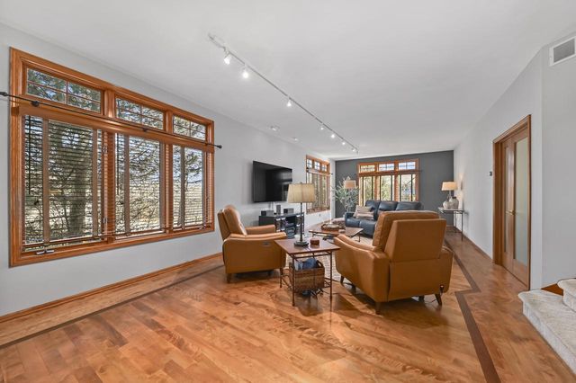 14220 W North Oak BOULEVARD, New Berlin, WI 53151