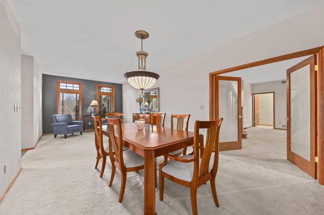 14220 W North Oak BOULEVARD, New Berlin, WI 53151