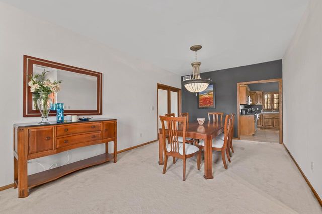 14220 W North Oak BOULEVARD, New Berlin, WI 53151