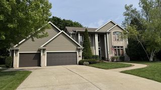 14220 W North Oak BOULEVARD, New Berlin, WI 53151