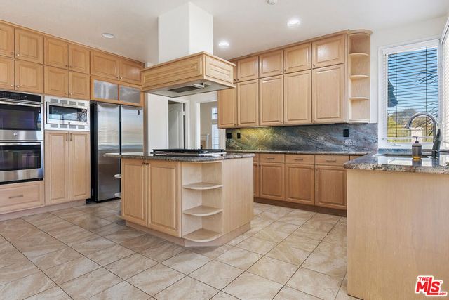 3767 Paseo Primario, Calabasas, CA 91302