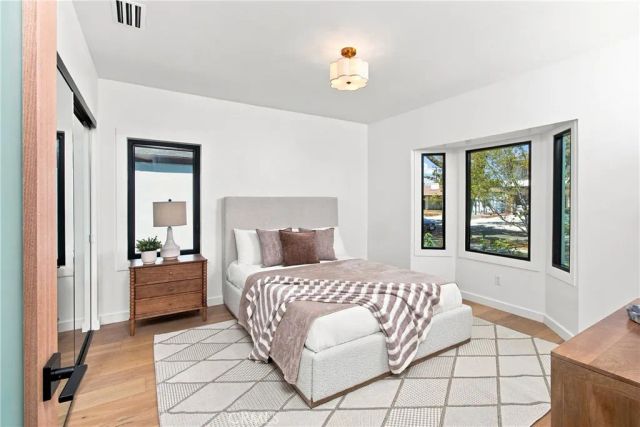 556 Hawthorne, Glendale, CA 91204