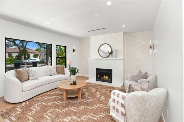 556 Hawthorne, Glendale, CA 91204
