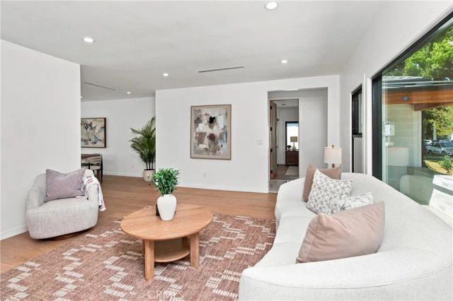 556 Hawthorne, Glendale, CA 91204