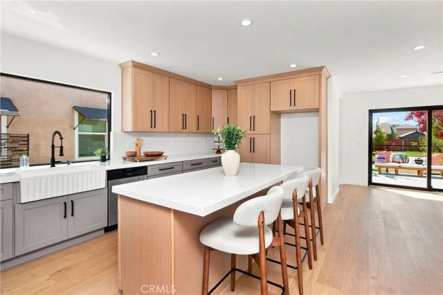 556 Hawthorne, Glendale, CA 91204