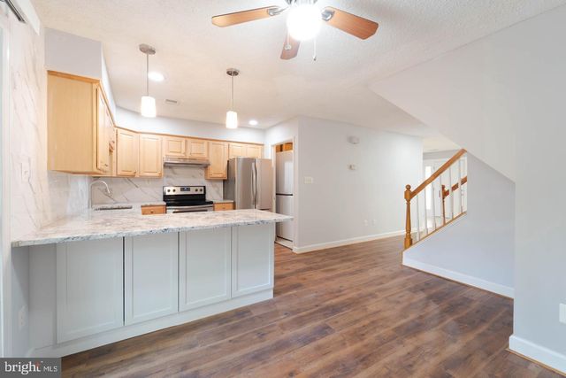 2221 SOUTHGATE SQ, Reston, VA 20191