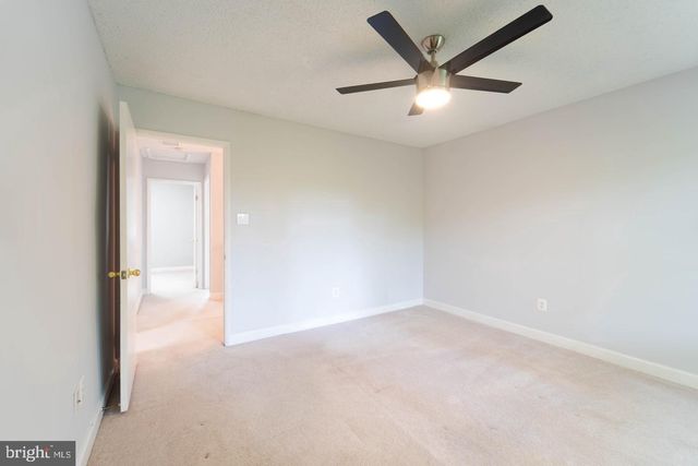 2221 SOUTHGATE SQ, Reston, VA 20191