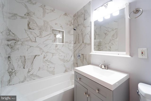 2221 SOUTHGATE SQ, Reston, VA 20191