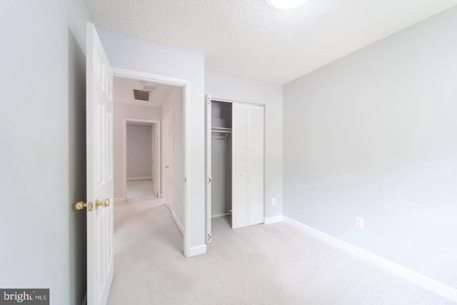 2221 SOUTHGATE SQ, Reston, VA 20191