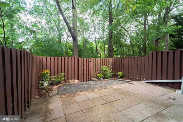 2221 SOUTHGATE SQ, Reston, VA 20191