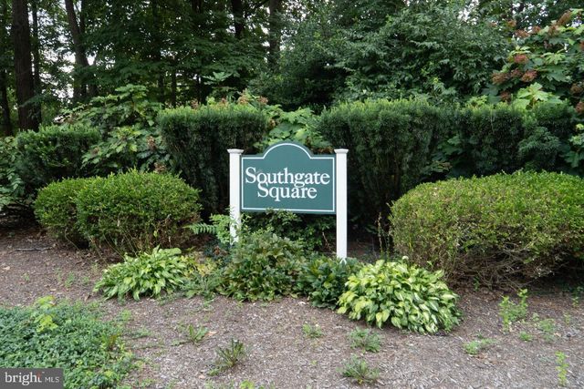 2221 SOUTHGATE SQ, Reston, VA 20191