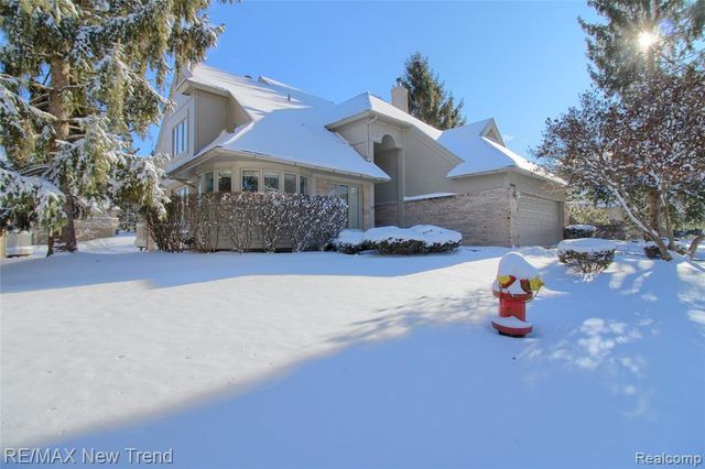 38309 Golfview Drive, Farmington Hills, MI 48331