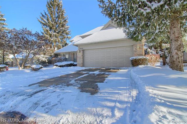 38309 Golfview Drive, Farmington Hills, MI 48331