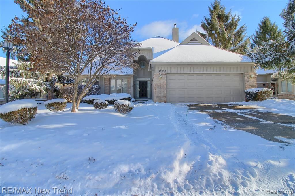 38309 Golfview Drive, Farmington Hills, MI 48331