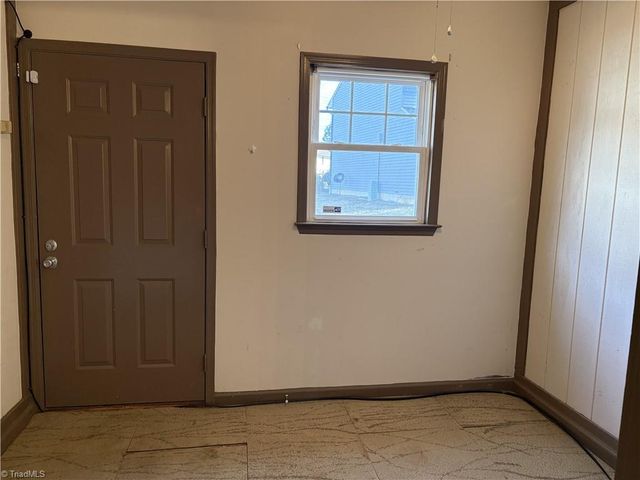 4014 S Bend Drive, Winston-salem, NC 27107