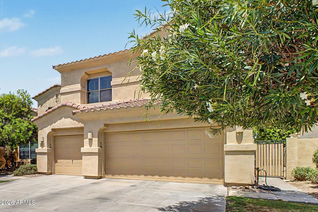 4420 S OLEANDER Drive, Chandler, AZ 85248 — photo 2