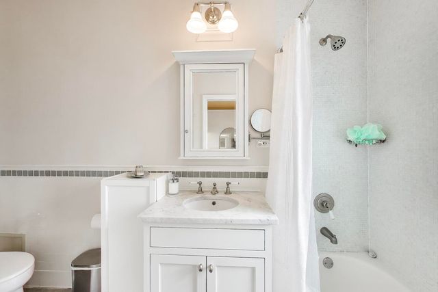 480 Sheridan Road 3, Evanston, IL 60202