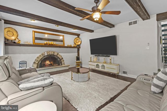 40 CHIPPENHAM DR, Voorhees, NJ 08043