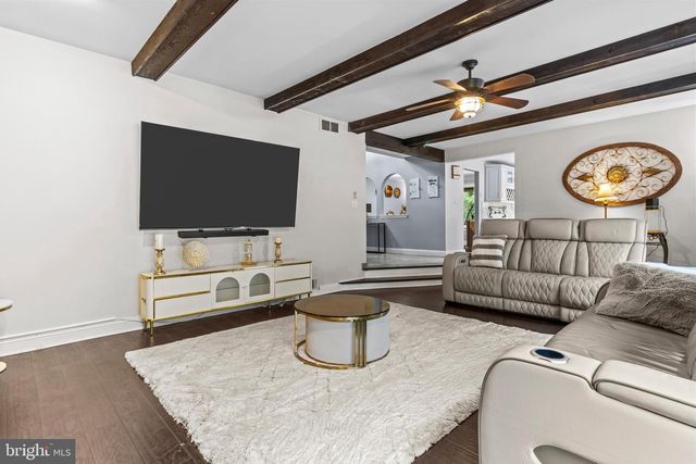 40 CHIPPENHAM DR, Voorhees, NJ 08043