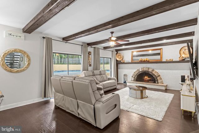 40 CHIPPENHAM DR, Voorhees, NJ 08043
