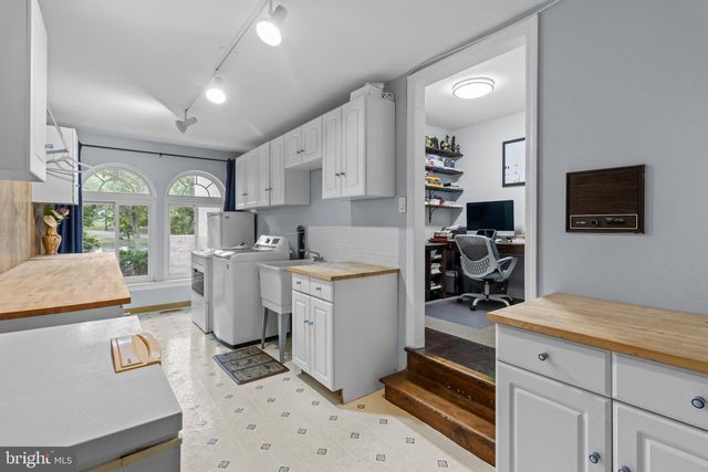 40 CHIPPENHAM DR, Voorhees, NJ 08043