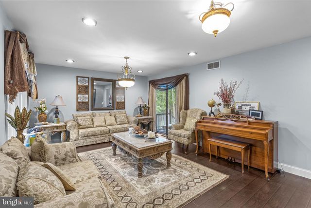 40 CHIPPENHAM DR, Voorhees, NJ 08043