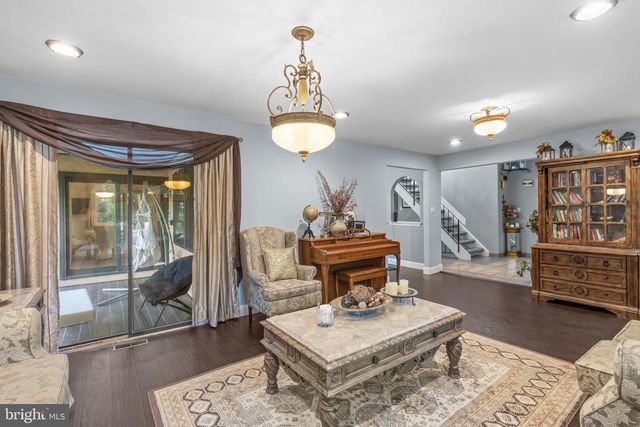 40 CHIPPENHAM DR, Voorhees, NJ 08043