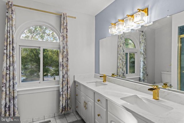 40 CHIPPENHAM DR, Voorhees, NJ 08043
