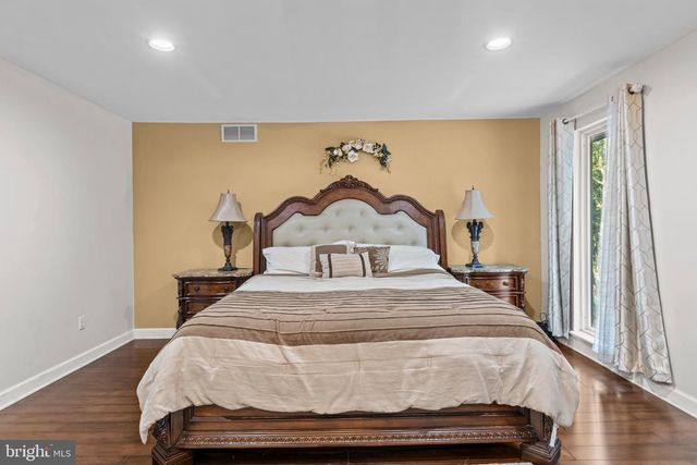 40 CHIPPENHAM DR, Voorhees, NJ 08043