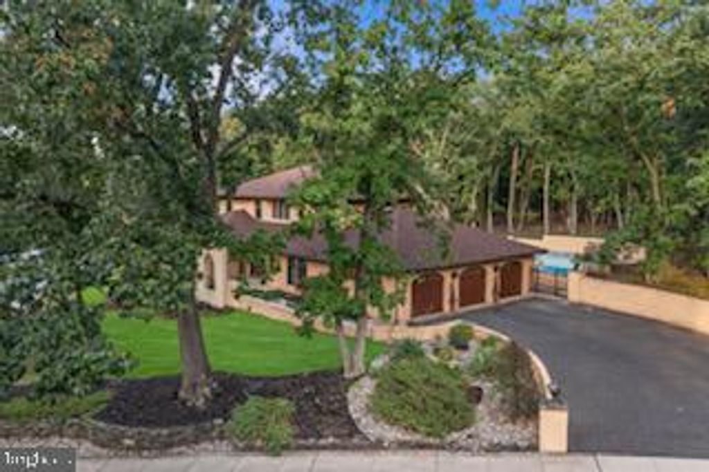 40 CHIPPENHAM DR, Voorhees, NJ 08043