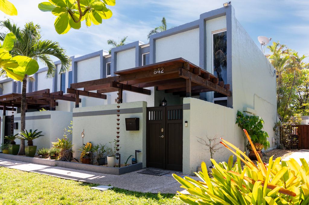 842 NE 20th Drive 842, Wilton Manors, FL 33305