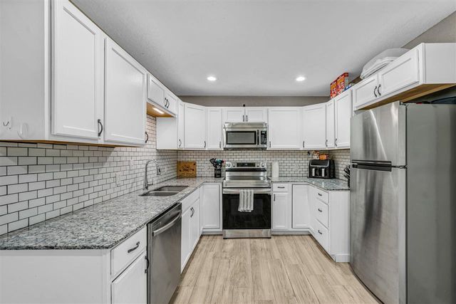 6918 SW Forest Ave, Lawton, OK 73505