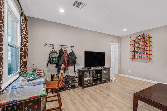 6918 SW Forest Ave, Lawton, OK 73505