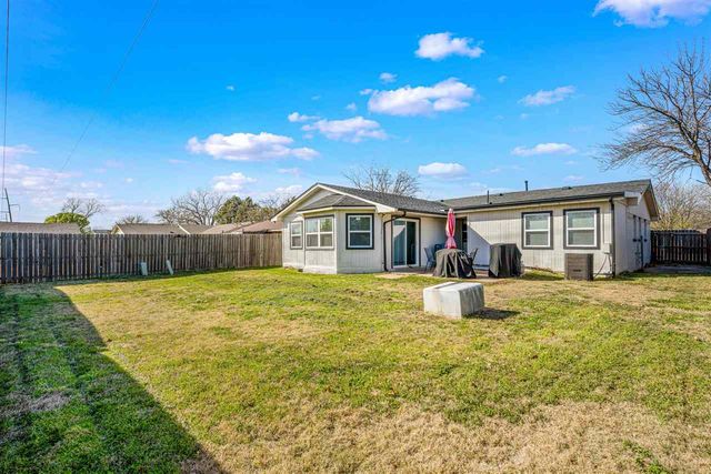 6918 SW Forest Ave, Lawton, OK 73505