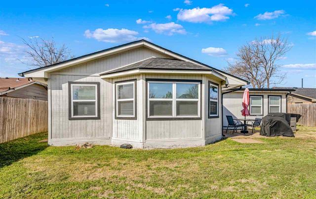 6918 SW Forest Ave, Lawton, OK 73505