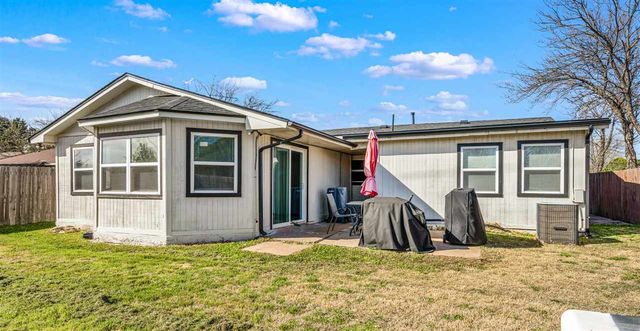 6918 SW Forest Ave, Lawton, OK 73505