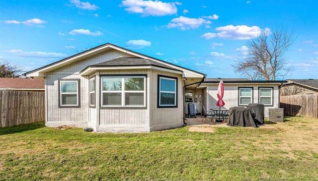 6918 SW Forest Ave, Lawton, OK 73505