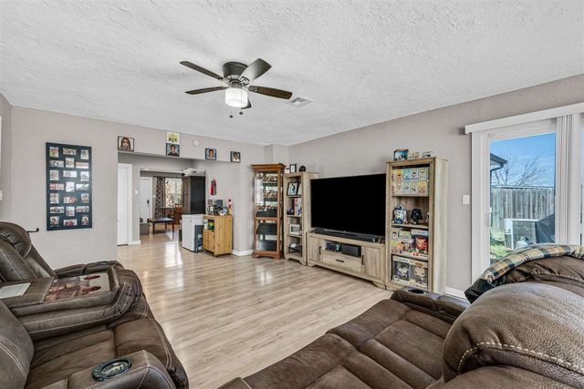 6918 SW Forest Ave, Lawton, OK 73505