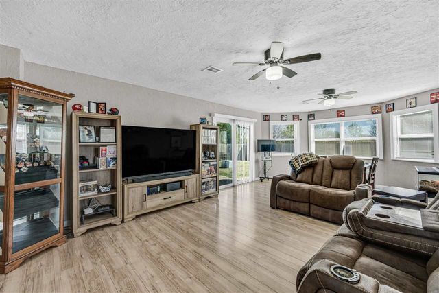 6918 SW Forest Ave, Lawton, OK 73505