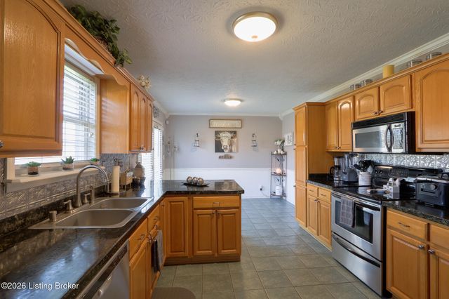 264 Forest Ridge Dr, Mt Washington, KY 40047