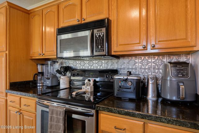 264 Forest Ridge Dr, Mt Washington, KY 40047