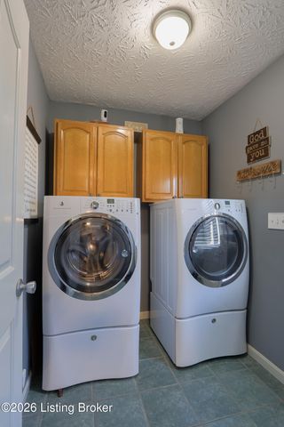 264 Forest Ridge Dr, Mt Washington, KY 40047