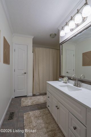 264 Forest Ridge Dr, Mt Washington, KY 40047