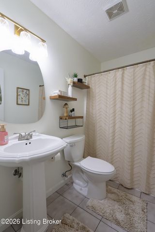 264 Forest Ridge Dr, Mt Washington, KY 40047