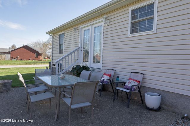 264 Forest Ridge Dr, Mt Washington, KY 40047